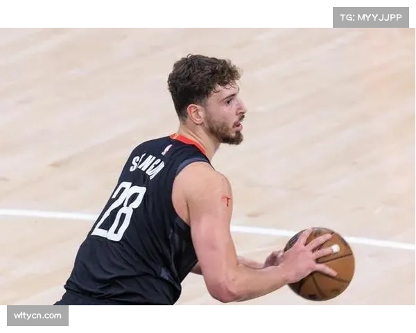 申京篮板卡位被推倒，漏判令其沮丧不已